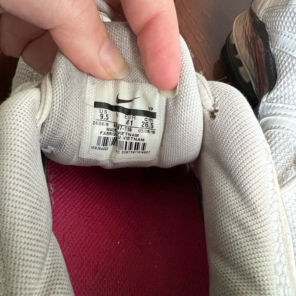 Nike | white Reax Run 5 athletic shoes - 9.5 - Picture 9 of 10